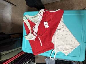 Hollister size M tops